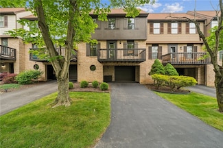 2708 Bingham Dr, Pittsburgh, PA 15241