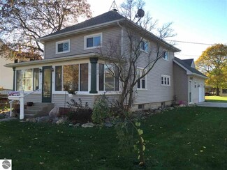 127 N Elm St, Ithaca, MI 48847