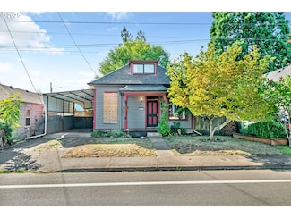 637 17th St NE, Salem, OR 97301