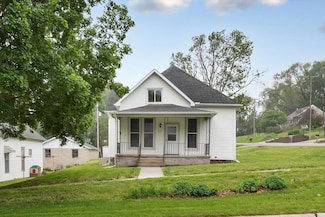 221 W 7th St, Logan, IA 51546