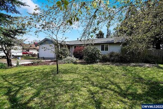 37668 Fisher St, Crabtree, OR 97335