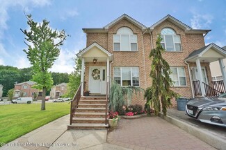 50 Foothill Ct, Staten Island, NY 10309