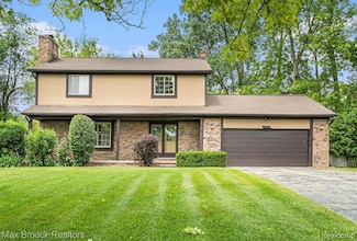 3906 Westlyn Dr, Lake Orion, MI 48359