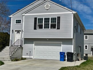 9 Franklin St, Cumberland, RI 02864