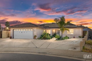 310 Lopez Ct, Shafter, CA 93263