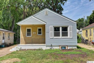 3532 N 39th St, Omaha, NE 68111