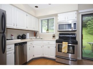 133 Colonial Dr Unit 601, White River Junction, VT 05001
