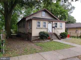323 W Evergreen Ave, Somerdale, NJ 08083