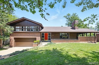 10223 Whitlock Dr, Saint Louis, MO 63114
