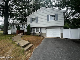 50 Whalepond Rd, Oakhurst, NJ 07755