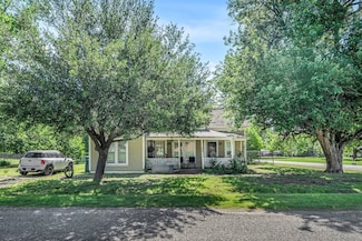 209 N Britton St, Tom Bean, TX 75489