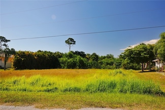 7704 Grande Pine Rd, Bokeelia, FL 33922