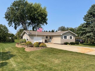 105 Oak Ave NE, Racine, MN 55967