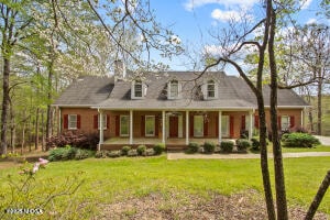 125 Tumbling Shoals Dr, Gray, GA 31032