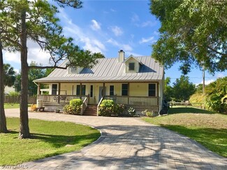 7423 Sundiet Blvd, Bokeelia, FL 33922