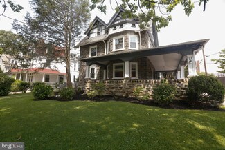 10 Simpson Rd, Ardmore, PA 19003