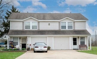 4201 and 4203 E 139th St, Grandview, MO 64030