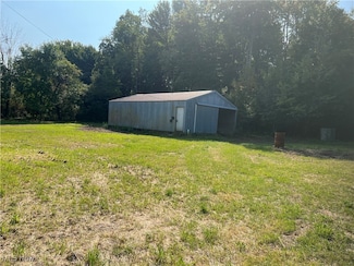 5024 Hilldom Rd, Kingsville, OH 44048