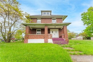 1307 S Limestone St, Springfield, OH 45505