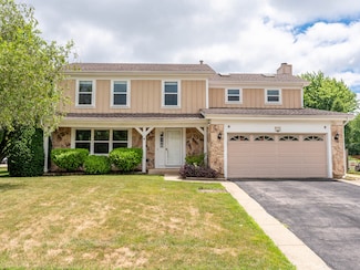 810 Fox Run Ln, Algonquin, IL 60102