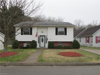 1012 Stadium Dr, Saint Marys, WV 26170