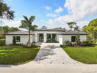 10200 SE Sandpine Ln, Hobe Sound, FL 33455