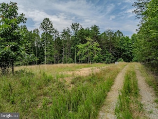 609 Ruppenthal Rd, Berkeley Springs, WV 25411