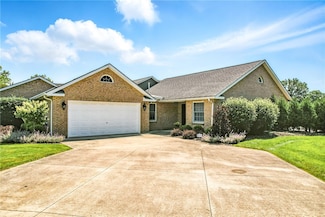 117 Clubhouse Cir, West Middlesex, PA 16159