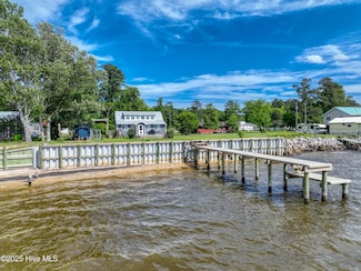 1565 Belangia Rd, Havelock, NC 28532