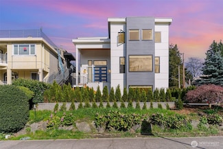 5102 Green Lake Way N, Seattle, WA 98103