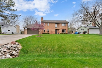 3625 S Oakdale Dr, New Berlin, WI 53151