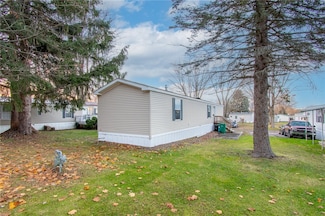 11 Birch Cir, Williamson, NY 14589