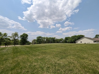 2809 & 2813 Campus Dr, Albert Lea, MN 56007