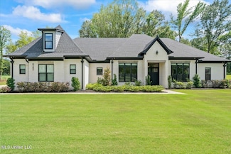 8285 Hidden Hollow Ln, Hernando, MS 38632