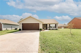 1272 Lunar St, Scottsburg, IN 47170