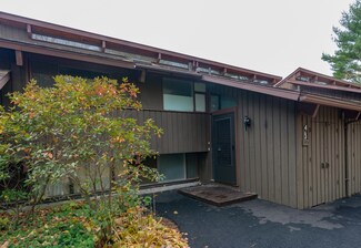 4 Murray Hill Rd S, Manchester, VT 05255