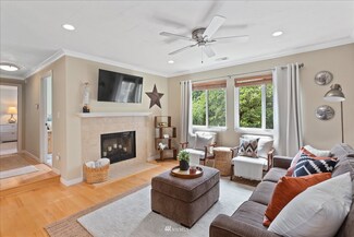 12712 NE 120th St Unit G-8, Kirkland, WA 98034