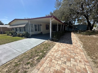 189 Daisy Dr, Fruitland Park, FL 34731