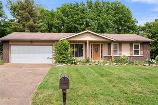 1823 Cottonwood Dr, Imperial, MO 63052