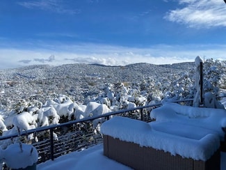 943 Cerro de La Paz, Santa Fe, NM 87501