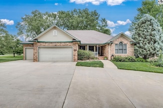 7208 Magnolia Way, Hutchinson, KS 67502