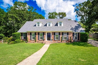 4 Biscayne Ct, Little Rock, AR 72227
