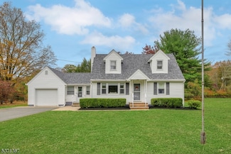 3 Maple Dr, Boonton, NJ 07005