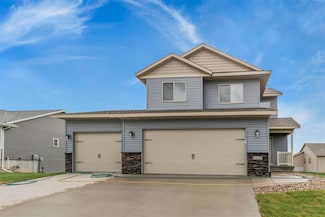 803 Mont Clair St, Solon, IA 52333