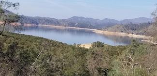 6 Llanura Dr, La Grange, CA 95329