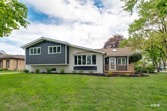 439 Hickory Dr, Itasca, IL 60143