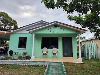 1025 Selkirk St, West Palm Beach, FL 33405