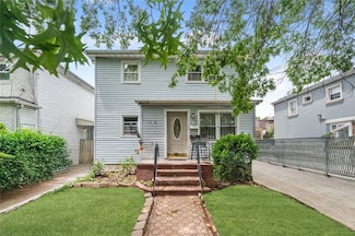 13538 129th St, South Ozone Park, NY 11420