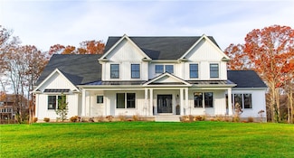 4 Amore Ln, East Greenwich, RI 02818