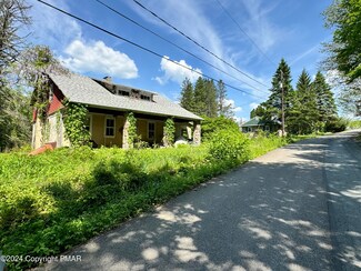 47 Matthews Rd, Waymart, PA 18472